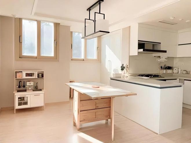 平頂樓！原房東：早知不賣(mài)后悔哭！AG真人娛樂(lè)8000元逆襲200(圖4)